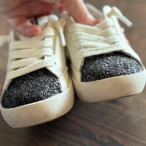 CCDB GO DAWGS Sparkly Black Toe toddler Sneakers size 23.